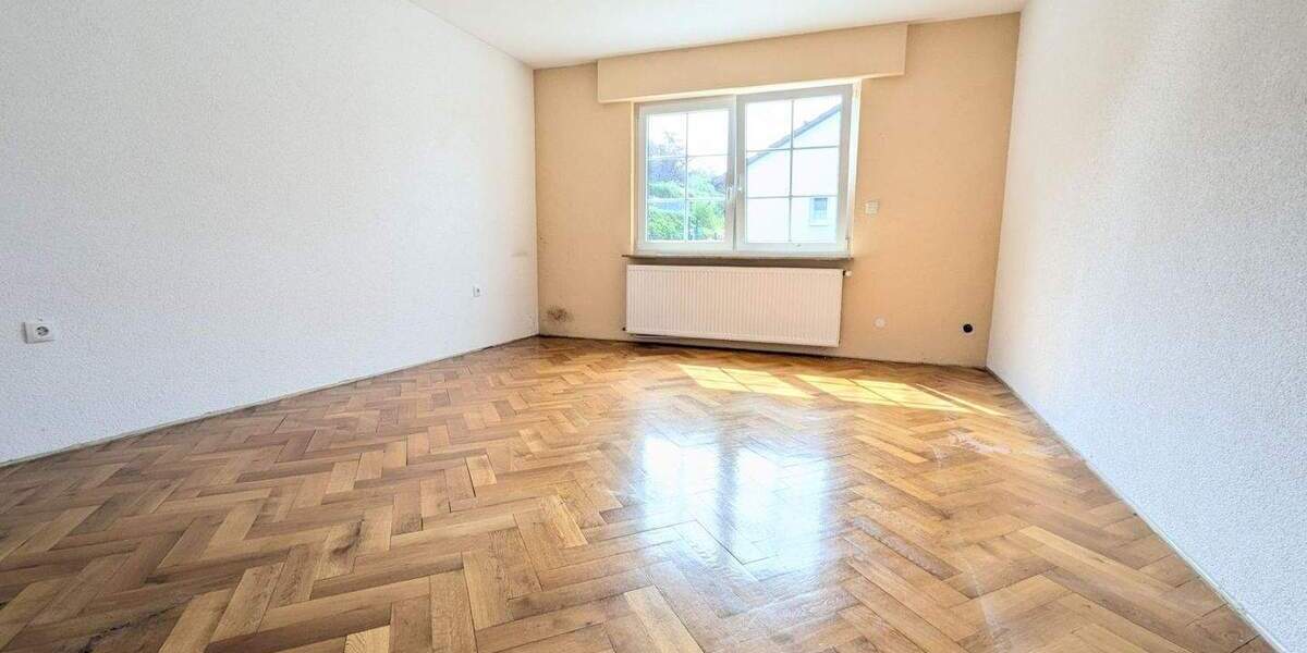 Einfamilienhaus Niefern-Öschelbronn Niefern - 7 Zimmer, 190 m&sup2;, 550.000&euro; | Angebot:25738400