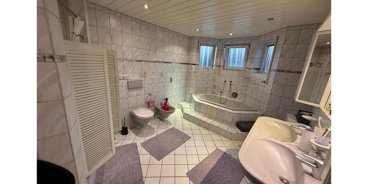 Erdgeschoßwohnung Kirchardt - 3 Zimmer, 135 m&sup2;, 1.200&euro; | Angebot:25430713