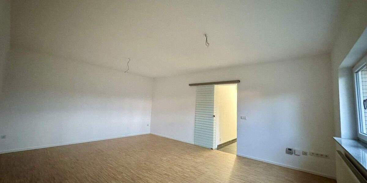 Einfamilienhaus Neckarzimmern - 6 Zimmer, 315 m&sup2;, 2.600&euro; | Angebot:25757028