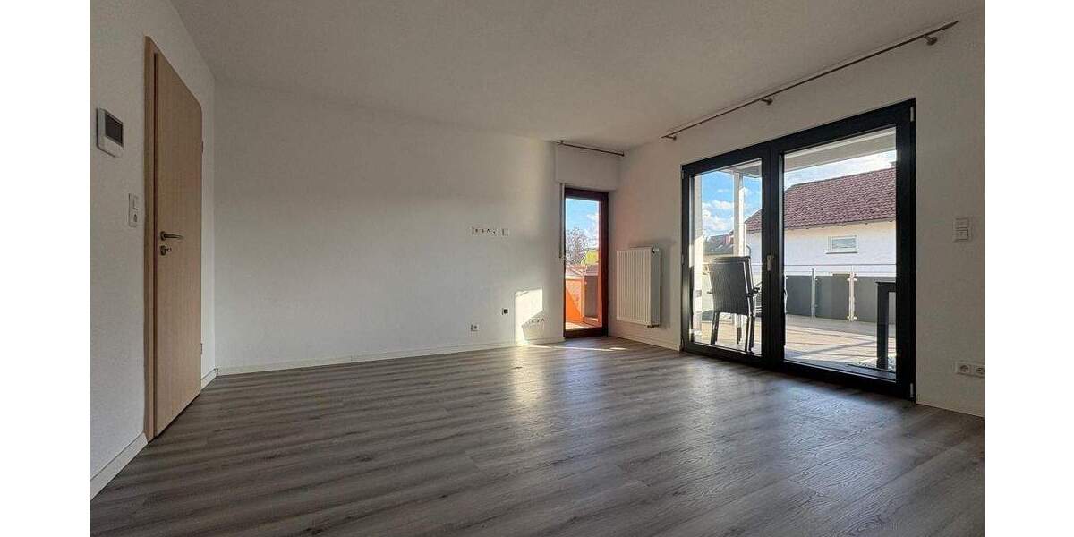 Etagenwohnung Sinsheim - 4 Zimmer, 120 m&sup2;, 1.250&euro; | Angebot:25778052