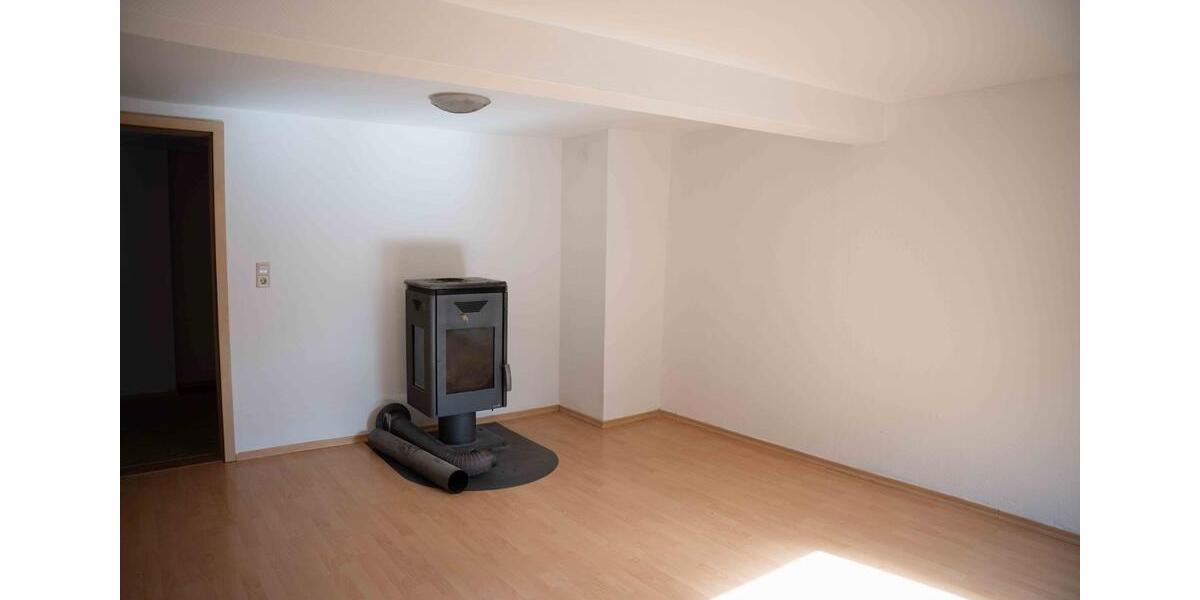 Einfamilienhaus Neckarzimmern - 8 Zimmer, 220 m&sup2;, 359.000&euro; | Angebot:25992441