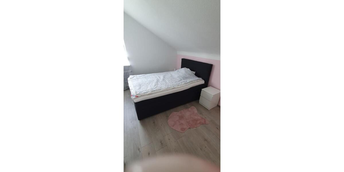 Dachgeschoßwohnung Oberderdingen - 3 Zimmer, 63 m&sup2;, 176.000&euro; | Angebot:24561147