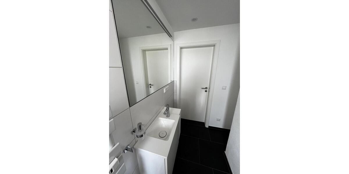 Dachgeschoßwohnung Heilbronn Kernstadt - 1 Zimmer, 12 m&sup2;, 468&euro; | Angebot:25238911