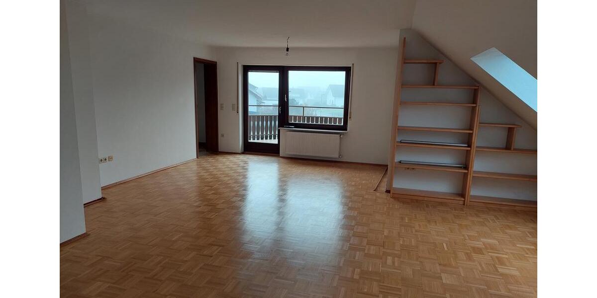 Dachgeschoßwohnung Haßmersheim - 4 Zimmer, 109 m&sup2;, 900&euro; | Angebot:25906945