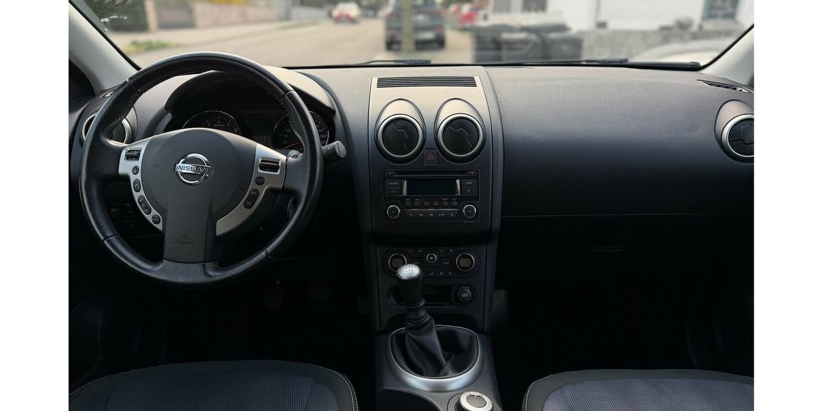 Nissan Qashqai Acenta 4X4 1. Hand AHK 100.000 km 7.990 &euro; Neckarsulm 74172