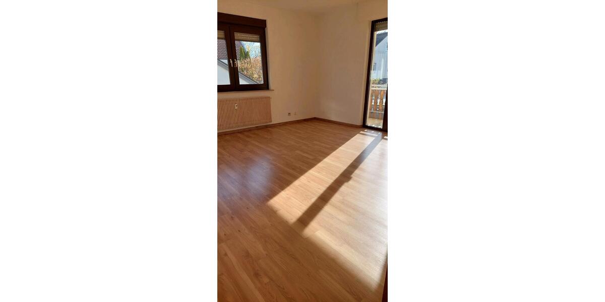 Etagenwohnung Markgröningen - 3 Zimmer, 93 m&sup2;, 1.200&euro; | Angebot:25710215