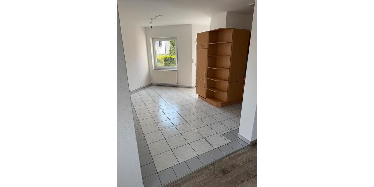 Etagenwohnung Sulzfeld - 2 Zimmer, 50 m&sup2;, 480&euro; | Angebot:25839381