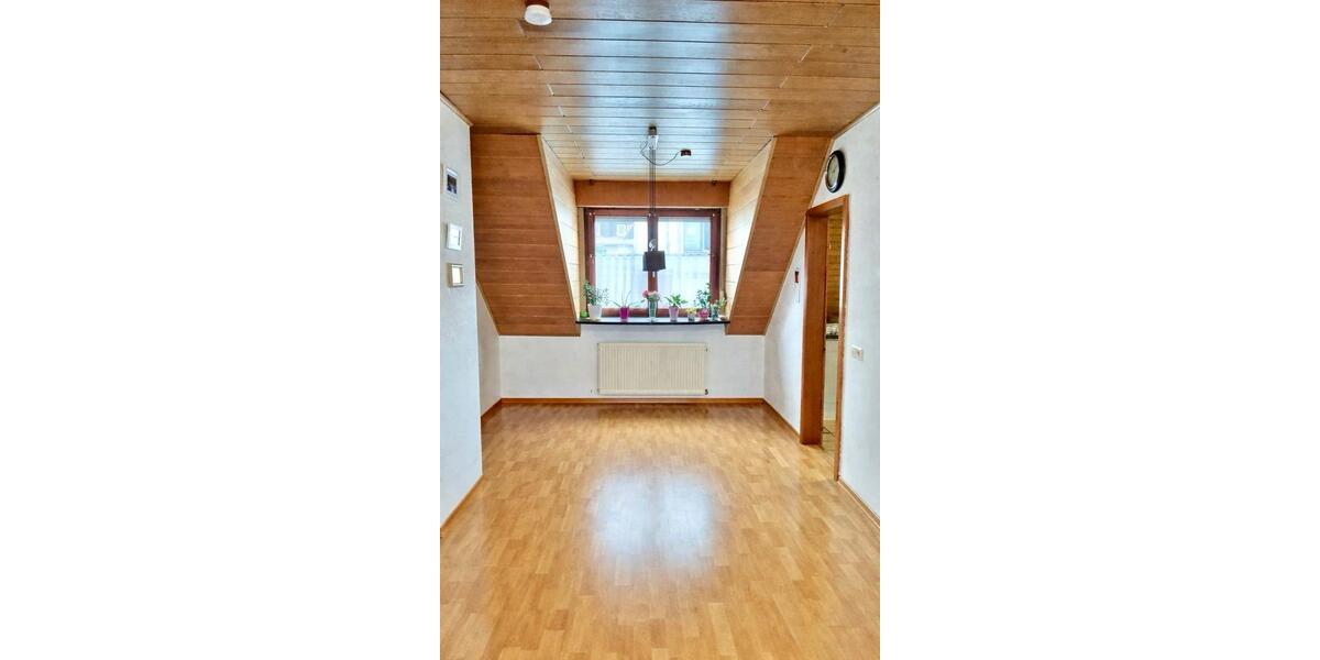 Dachgeschoßwohnung Bruchsal - 3 Zimmer, 64 m&sup2;, 198.000&euro; | Angebot:25104264