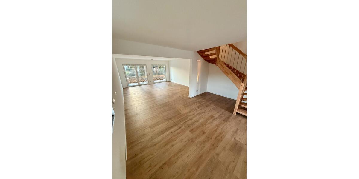 Reihenhaus Sinsheim - 6 Zimmer, 155 m&sup2;, 1.850&euro; | Angebot:24811528