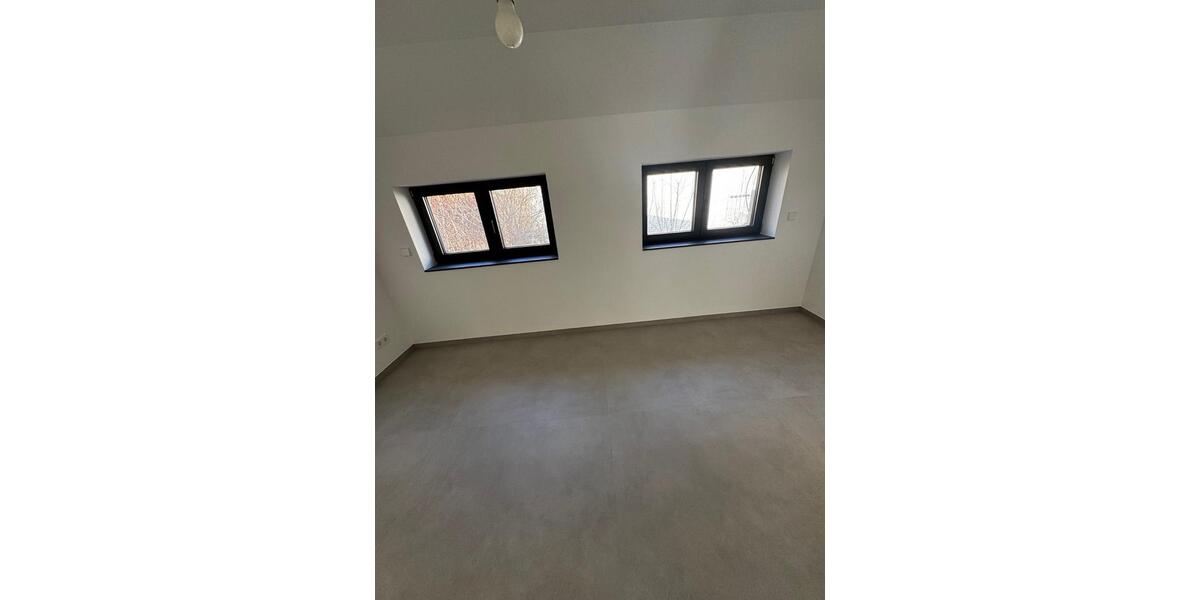 Dachgeschoßwohnung Bretten - 5 Zimmer, 125 m&sup2;, 1.480&euro; | Angebot:25131321