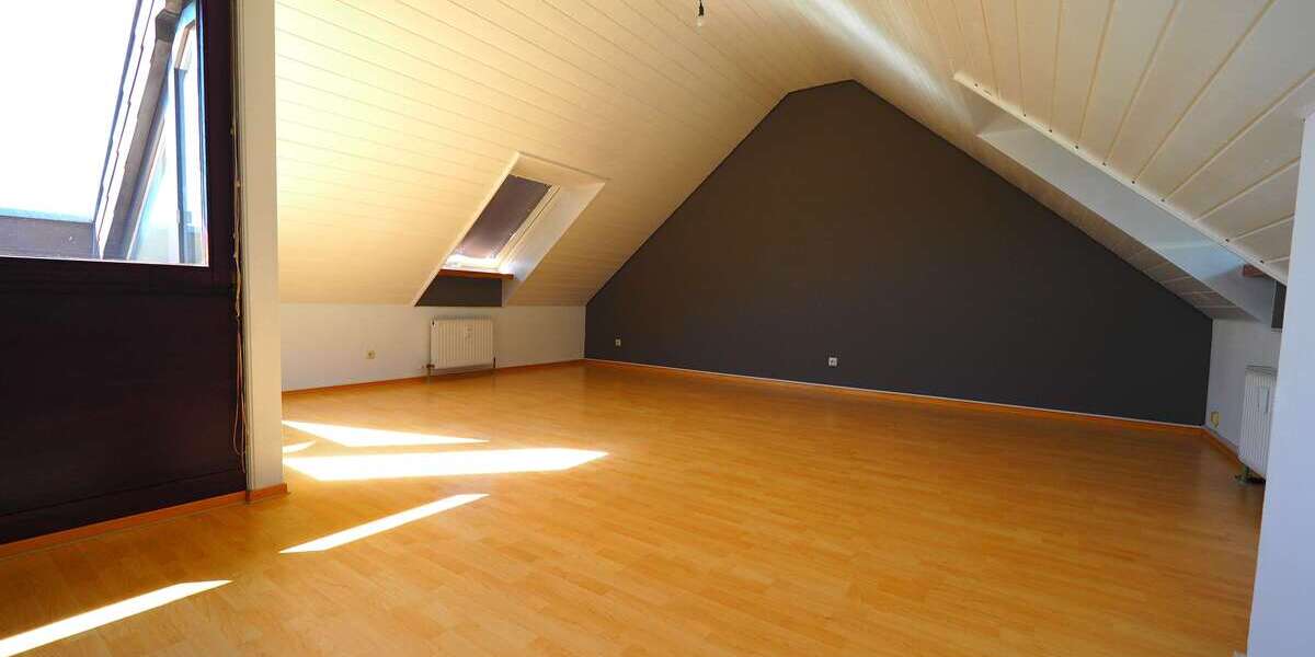 Etagenwohnung Sachsenheim - 2.5 Zimmer, 70 m&sup2;, 800&euro; | Angebot:27354276