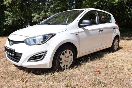 Hyundai i20 106.000 km 4.250 &euro; Sachsenheim 74343
