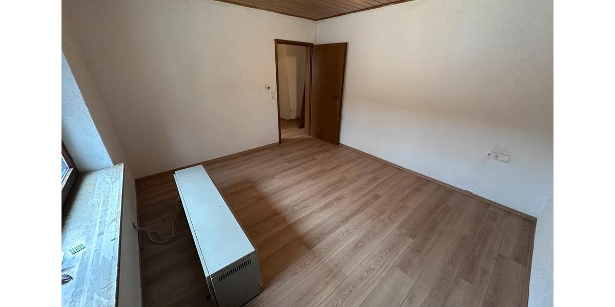 Etagenwohnung Eberdingen - 3 Zimmer, 80 m&sup2;, 1.000&euro; | Angebot:24414396