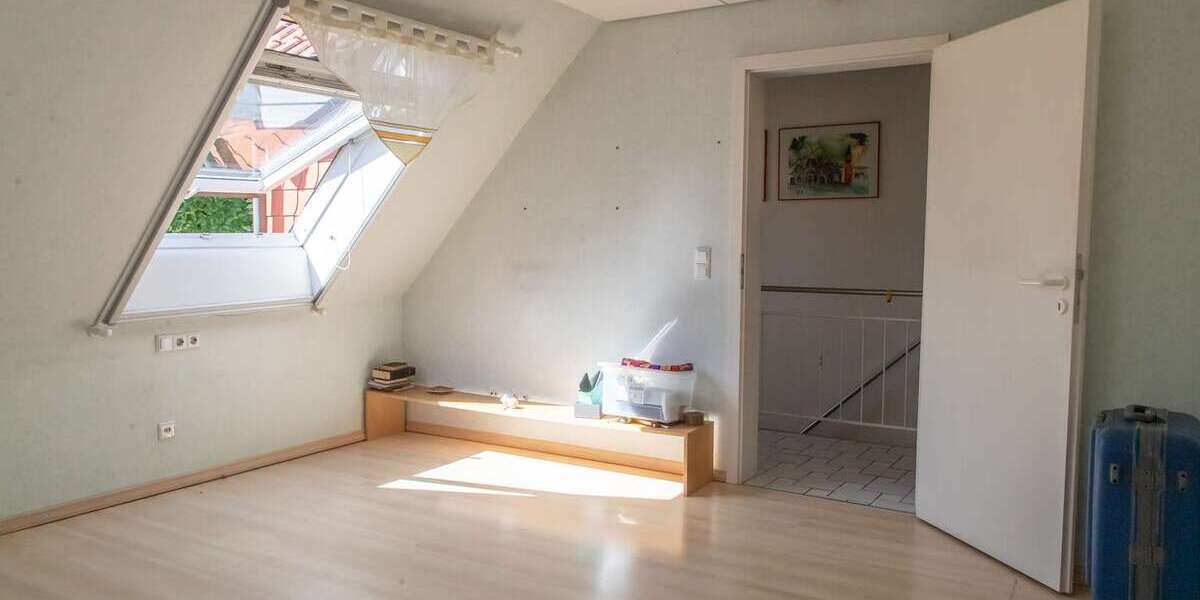 Einfamilienhaus Bad Friedrichshall - 8 Zimmer, 151 m&sup2;, 390.000&euro; | Angebot:23127978