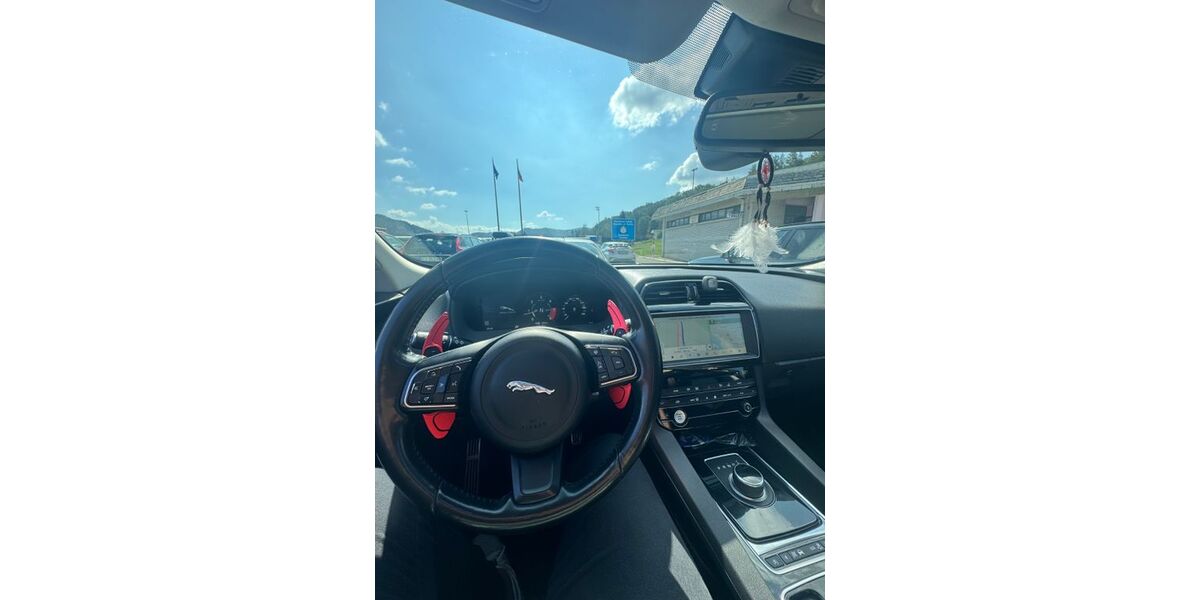 Jaguar F-Pace 177.000 km 17.000 &euro; Mosbach 74821