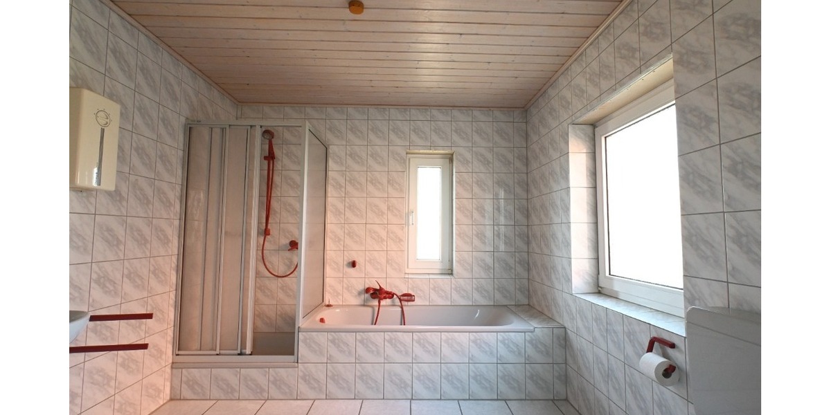 Zweifamilienhaus mit großem Potenzial - Zweifamilienhaus Knittlingen | Angebot:25712132