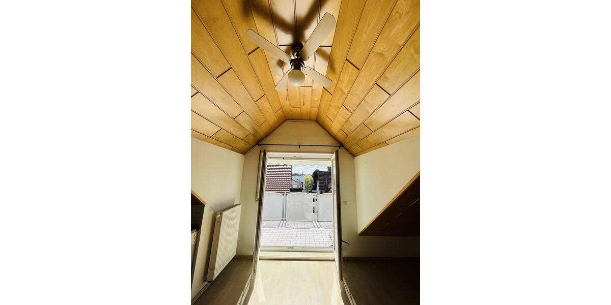 Dachgeschoßwohnung Bad Rappenau - 2.5 Zimmer, 67 m&sup2;, 975&euro; | Angebot:25960105