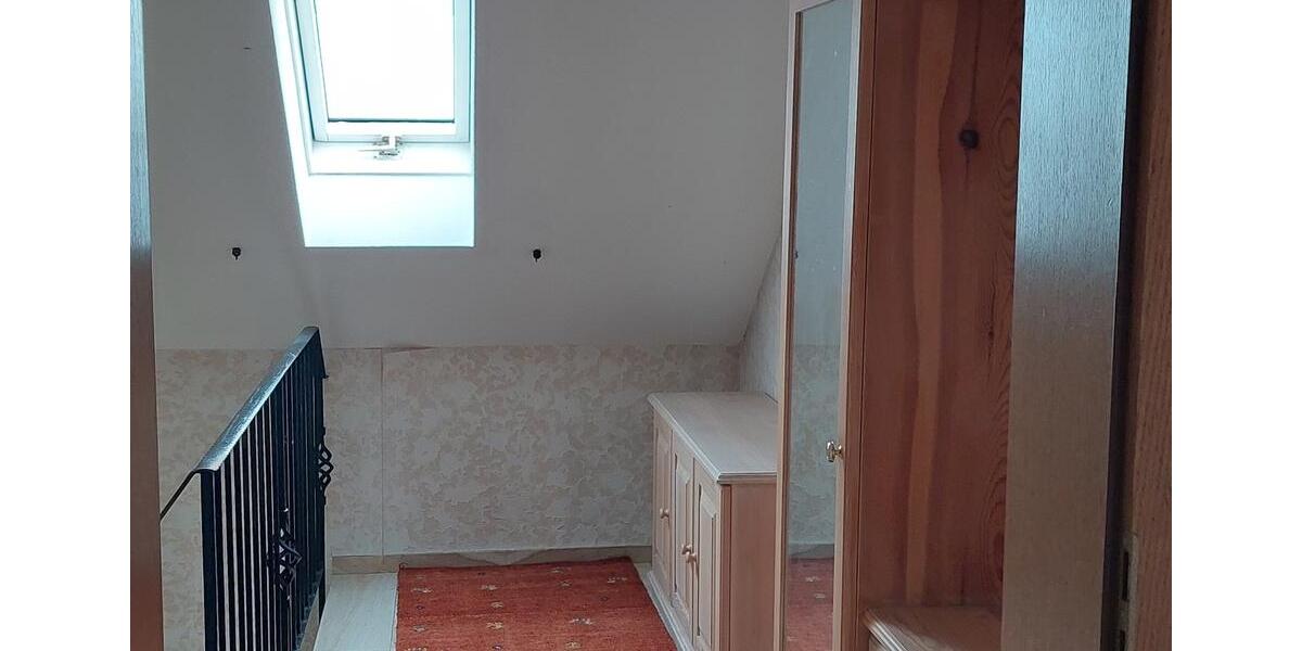 Dachgeschoßwohnung Haßmersheim - 4 Zimmer, 109 m&sup2;, 900&euro; | Angebot:25906945