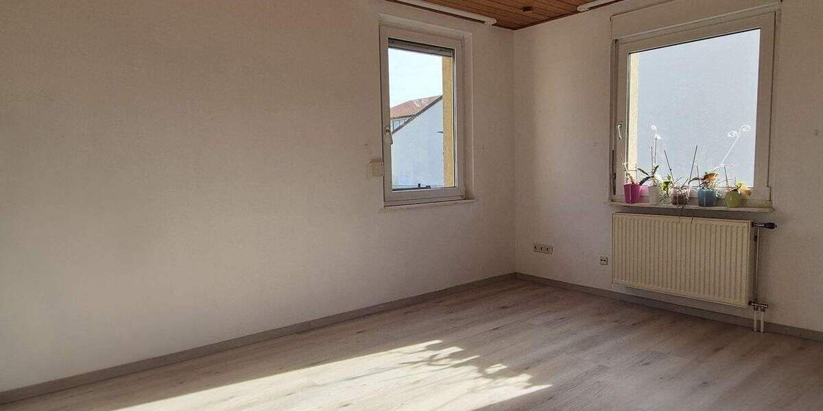 Doppelhaushälfte Bönnigheim - 6 Zimmer, 185 m&sup2;, 474.000&euro; | Angebot:25706132