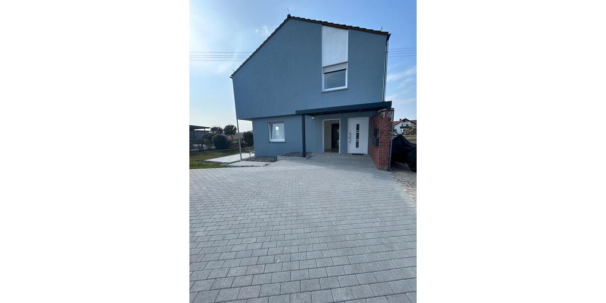 Erdgeschoßwohnung Brackenheim - 4 Zimmer, 100 m&sup2;, 1.350&euro; | Angebot:25418138