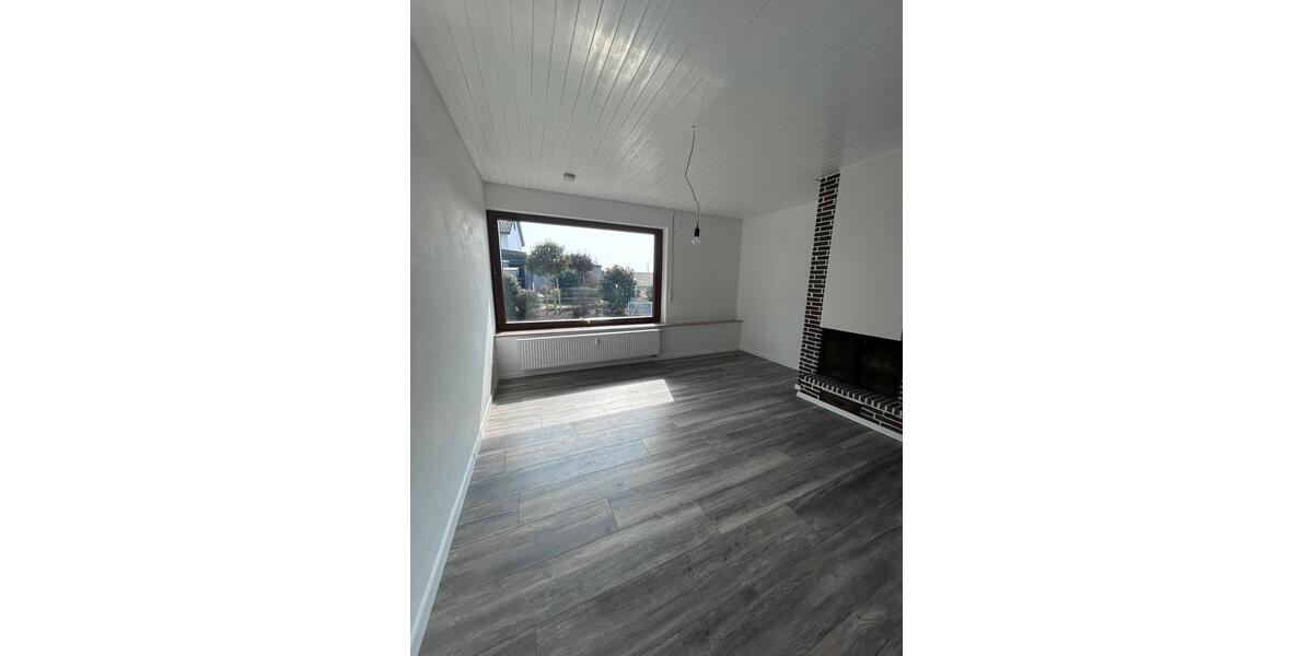 Erdgeschoßwohnung Brackenheim - 4 Zimmer, 100 m&sup2;, 1.350&euro; | Angebot:25418138