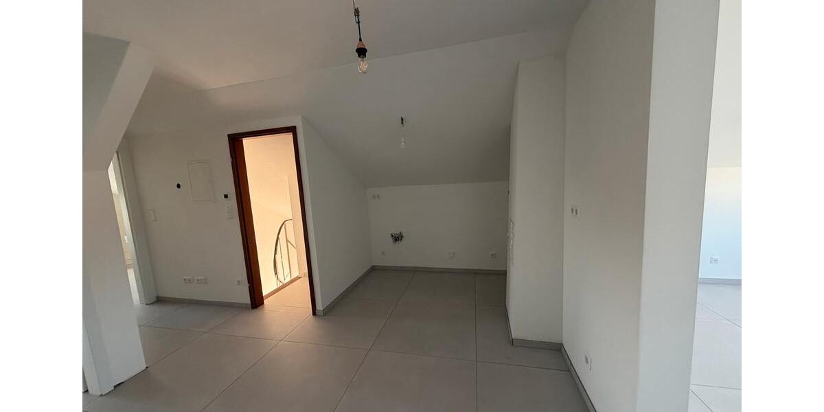 Dachgeschoßwohnung Neckarsulm - 2 Zimmer, 64 m&sup2;, 950&euro; | Angebot:25973944