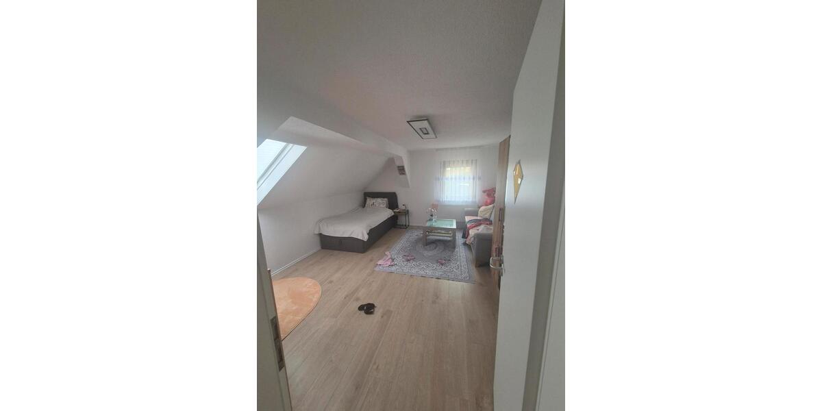 Einfamilienhaus Illingen - 9 Zimmer, 200 m&sup2;, 485.000&euro; | Angebot:25753863