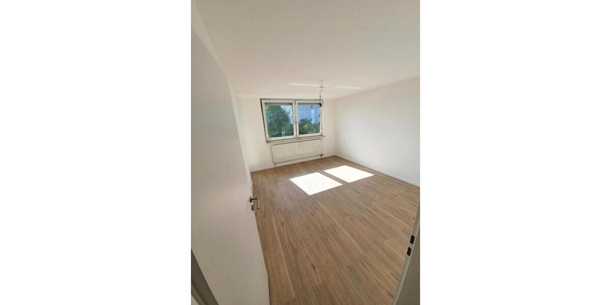 Etagenwohnung Neckarsulm - 4 Zimmer, 98 m&sup2;, 1.400&euro; | Angebot:25875369