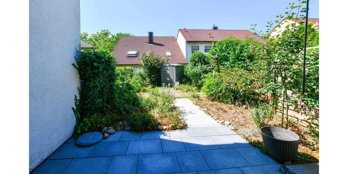 ImmoBillia:“Gepflegtes Reihenmittelhaus in begehrter Lage von Markgröningen!“ - Einfamilienhaus Markgröningen | Angebot:27083917