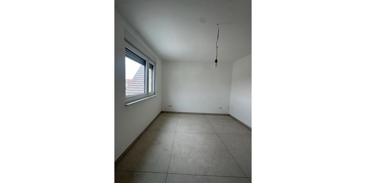 Etagenwohnung Bruchsal - 3 Zimmer, 100 m&sup2;, 1.250&euro; | Angebot:25305304