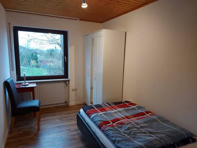 Mehrfamilienhaus, Wohnhaus Leingarten Großgartach - 8 Zimmer, 250 m&sup2;, 3.000&euro; | Angebot:25780397