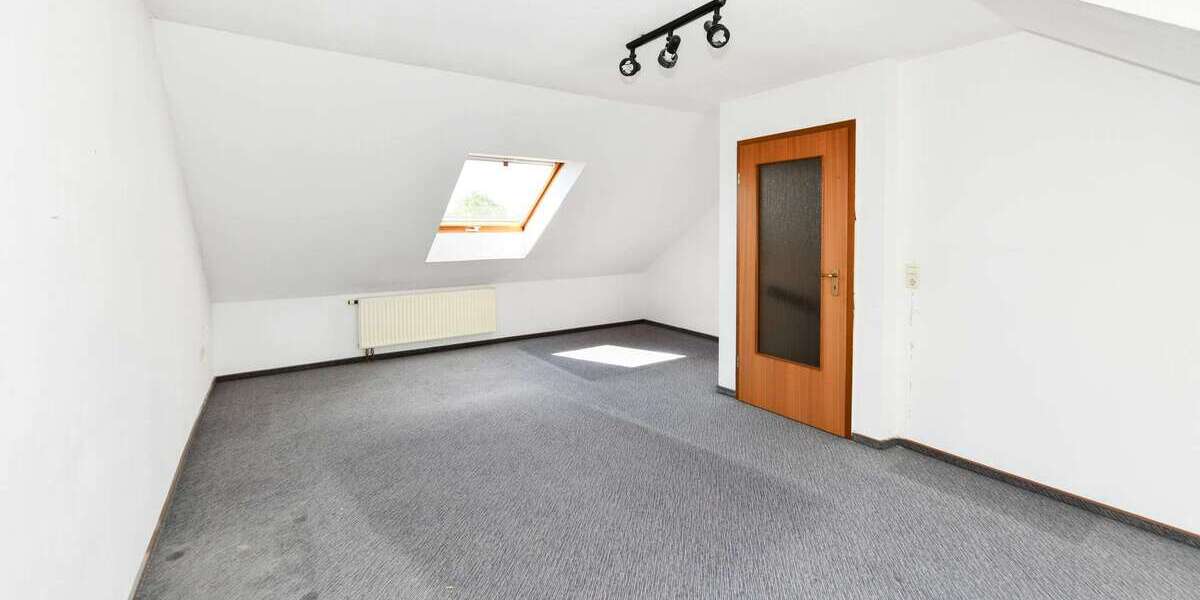 ImmoBillia:“Gepflegtes Reihenmittelhaus in begehrter Lage von Markgröningen!“ - Einfamilienhaus Markgröningen | Angebot:27083917