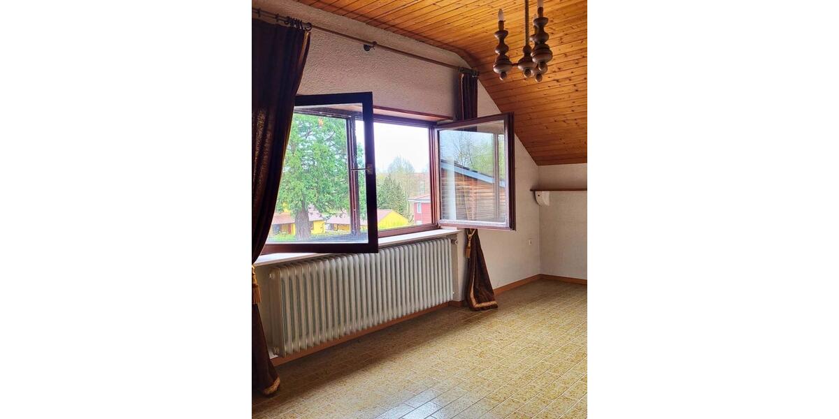 Etagenwohnung Sinsheim - 6 Zimmer, 190 m&sup2;, 1.300&euro; | Angebot:26566841