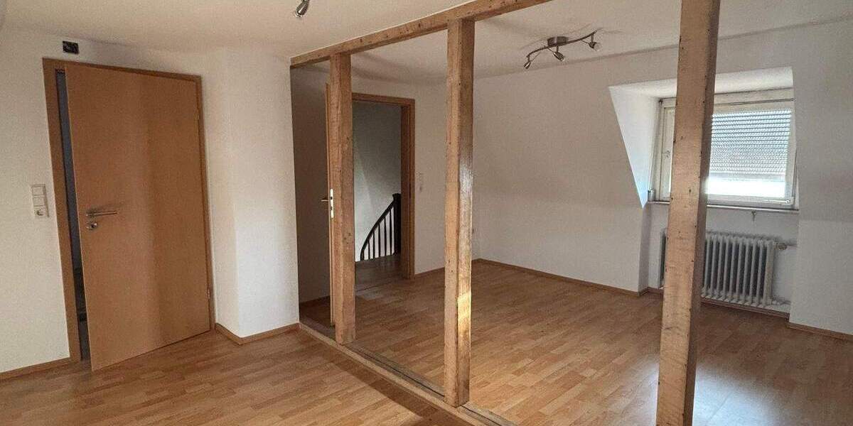 Doppelhaushälfte Neckarsulm - 8 Zimmer, 170 m&sup2;, 370.000&euro; | Angebot:25774647