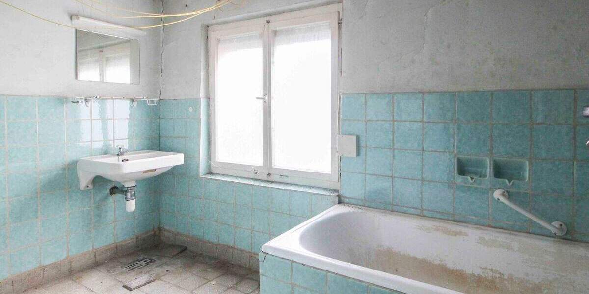 Einfamilienhaus Mühlacker Dürrmenz - 6 Zimmer, 115 m&sup2;, 175.000&euro; | Angebot:25652094