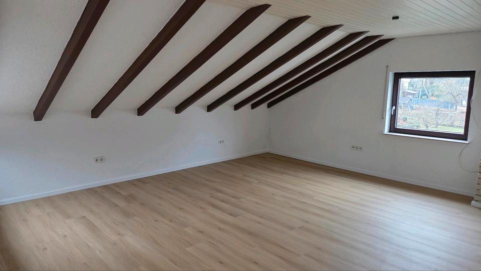 Dachgeschoßwohnung Vaihingen an der Enz - 3.5 Zimmer, 105 m&sup2;, 1.300&euro; | Angebot:24315128