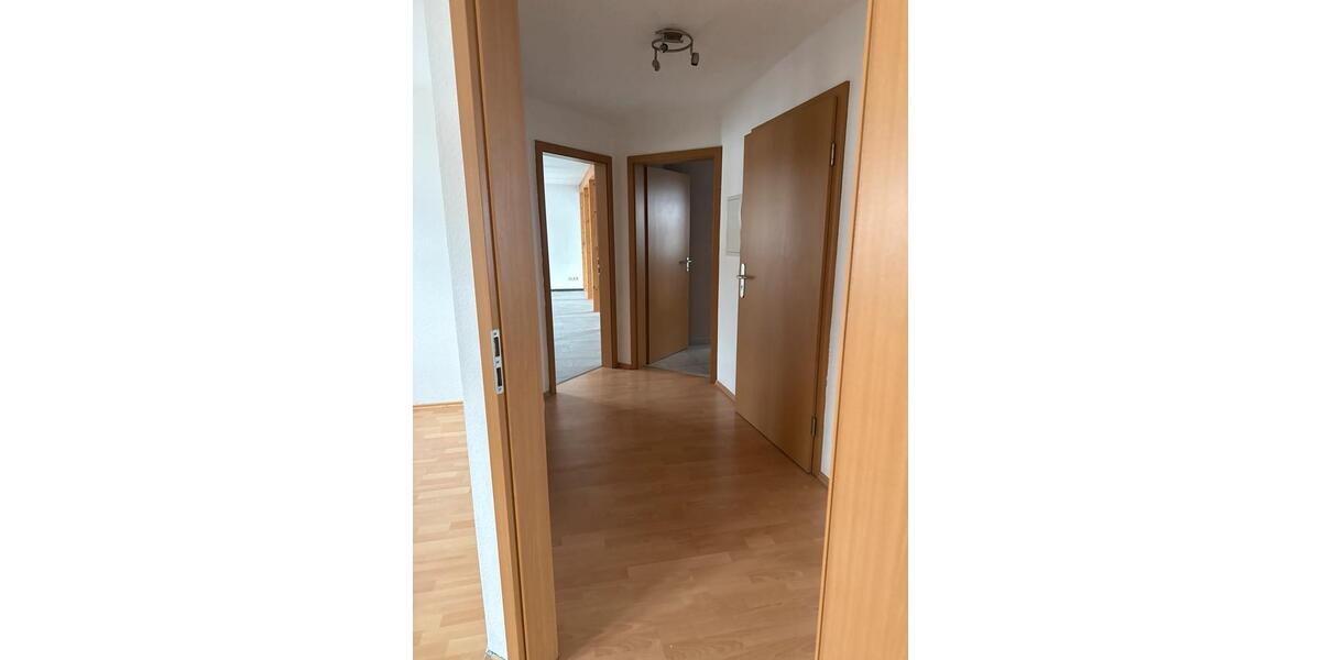 Etagenwohnung Sinsheim - 3 Zimmer, 84 m&sup2;, 1.050&euro; | Angebot:24767534