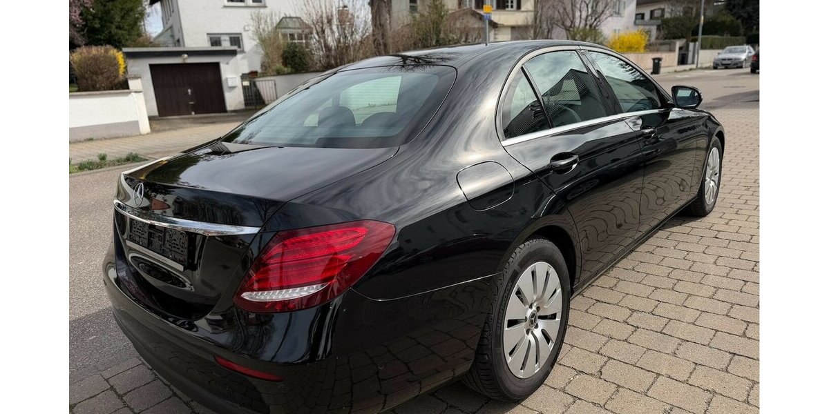 Mercedes-Benz E 200 Limousine 9G-Tronic Navi Leder 245.000 km 19.490 &euro; Neckarsulm 74172