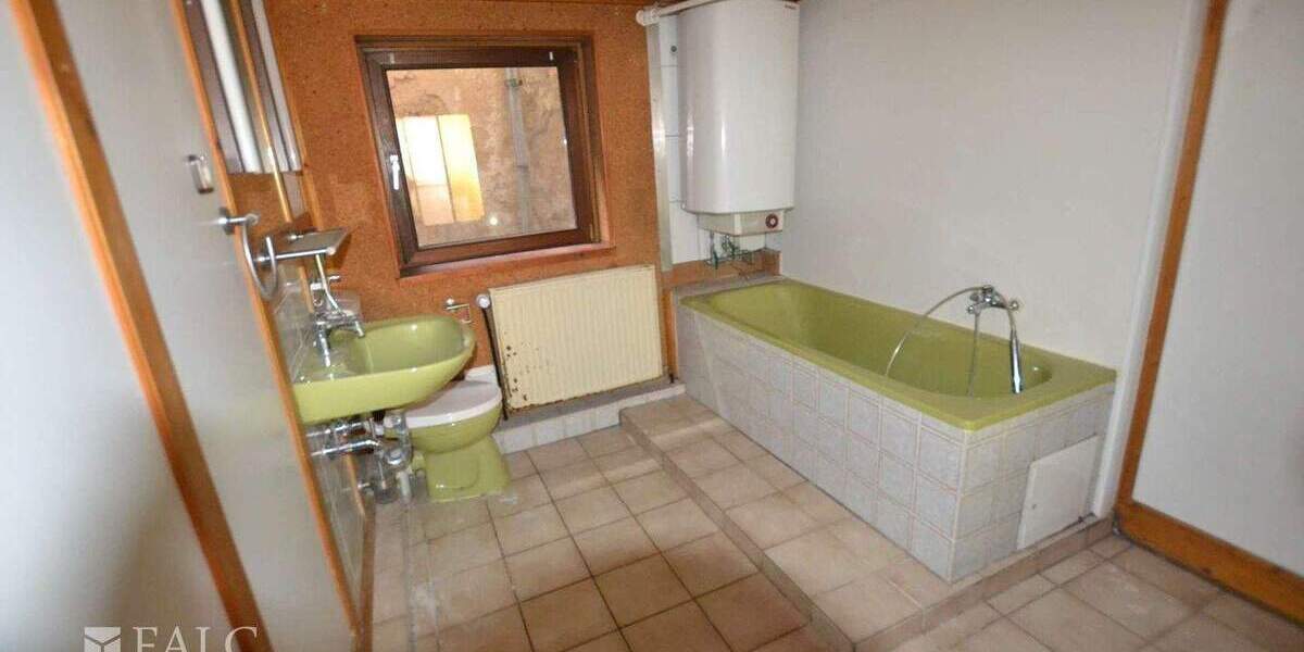 Mehrfamilienhaus, Wohnhaus Angelbachtal - 5 Zimmer, 372 m&sup2;, 350.000&euro; | Angebot:25697197