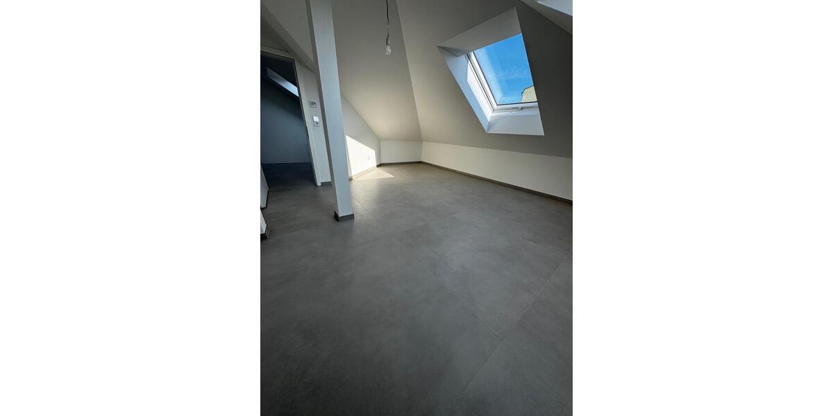 Dachgeschoßwohnung Bretten - 5 Zimmer, 125 m&sup2;, 1.480&euro; | Angebot:25131321