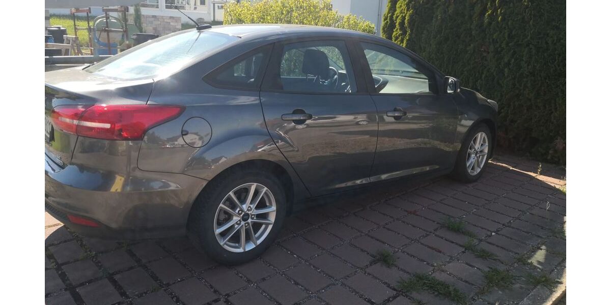 Ford Focus 34.500 km 11.800 &euro; Eppingen 75031