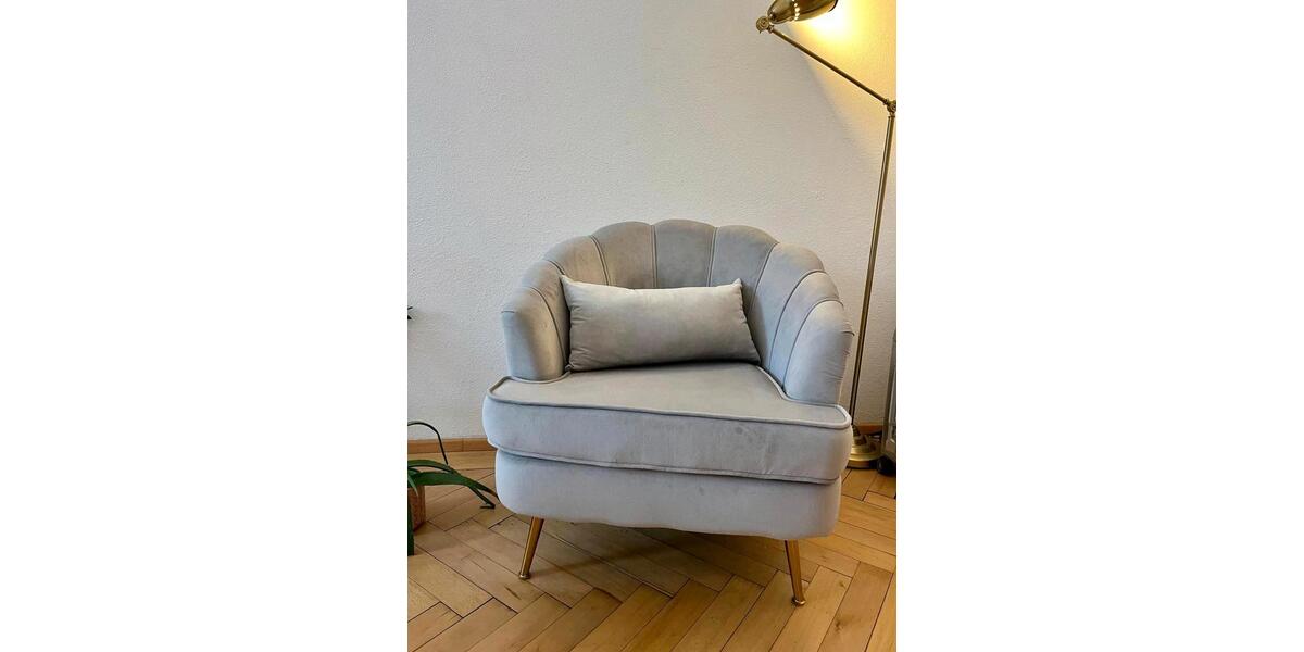 Dachgeschoßwohnung Pleidelsheim - 2.5 Zimmer, 55 m&sup2;, 975&euro; | Angebot:25923458