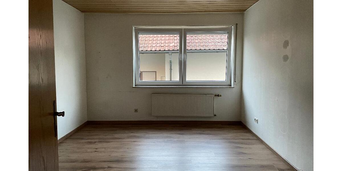 !! Ruhiges Wohnen in Ortsrandlage !! - Etagenwohnung Kraichtal Gochsheim | Angebot:25348845