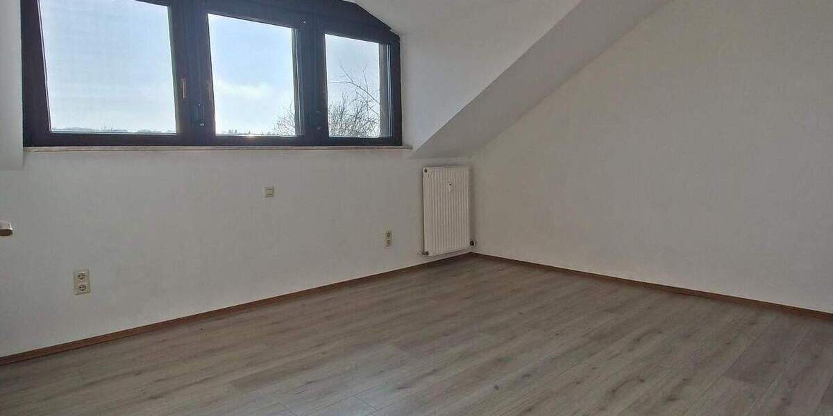 Etagenwohnung Kirchardt Berwangen - 3 Zimmer, 80 m&sup2;, 790&euro; | Angebot:25682712