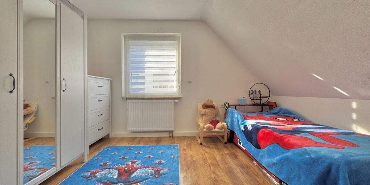 Mehrfamilienhaus, Wohnhaus Oberderdingen - 5 Zimmer, 130 m&sup2;, 395.000&euro; | Angebot:25846247