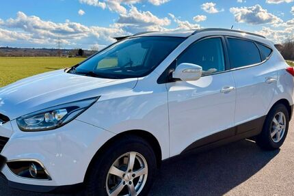 Hyundai ix35 123.000 km 10.200 &euro; Forst 76694