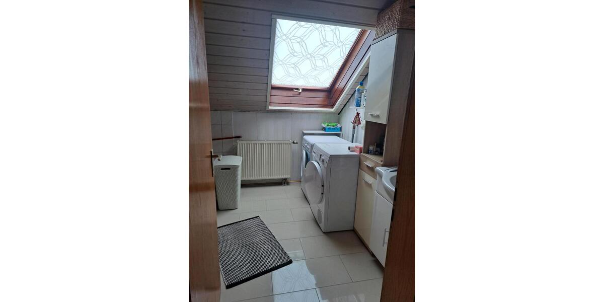 Dachgeschoßwohnung Güglingen - 3 Zimmer, 77 m&sup2;, 850&euro; | Angebot:25048705
