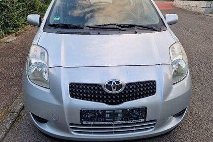 Toyota Yaris 136.000 km 3.990 &euro; Heilbronn 74081