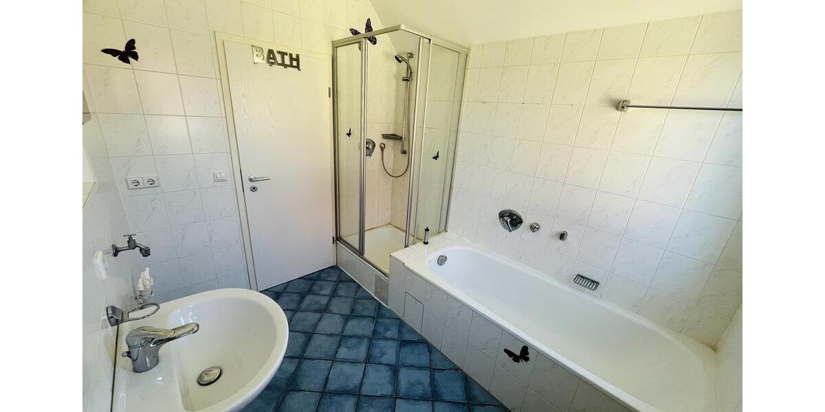 Dachgeschoßwohnung Bad Rappenau - 2.5 Zimmer, 67 m&sup2;, 975&euro; | Angebot:25960105