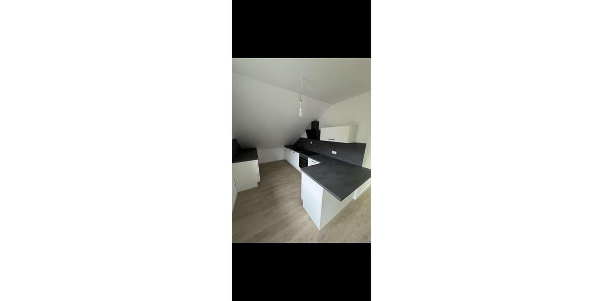 Dachgeschoßwohnung Mosbach - 4 Zimmer, 105 m&sup2;, 1.260&euro; | Angebot:25892342